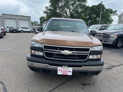 2006 Chevrolet Silverado 1500 Work Truck 2DR REGULAR CAB   - Photo 3 - Hamilton, OH 45015