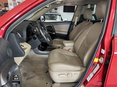 2012 Toyota RAV4 Limited   - Photo 9 - Hamilton, OH 45015