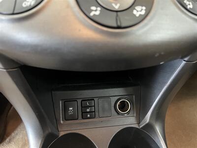 2012 Toyota RAV4 Limited   - Photo 18 - Hamilton, OH 45015