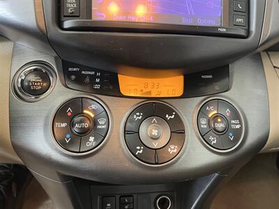 2012 Toyota RAV4 Limited   - Photo 17 - Hamilton, OH 45015