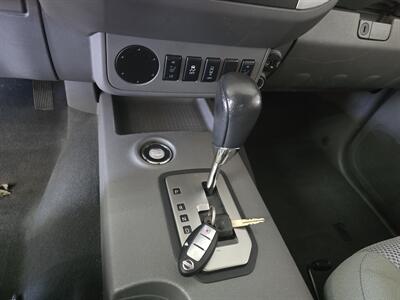 2020 Nissan Frontier SV CREW CAB   - Photo 17 - Hamilton, OH 45015