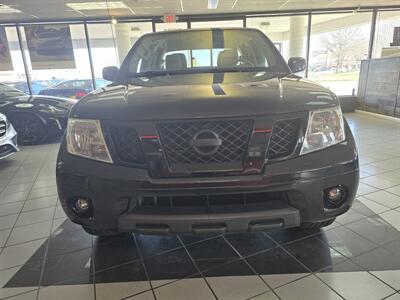 2020 Nissan Frontier SV CREW CAB   - Photo 2 - Hamilton, OH 45015