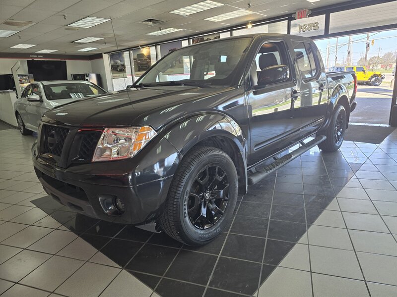 2020 Nissan Frontier SV CREW CAB   - Photo 1 - Hamilton, OH 45015