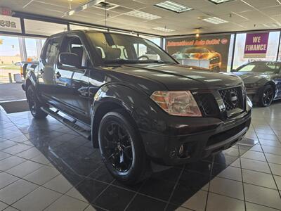 2020 Nissan Frontier SV CREW CAB   - Photo 3 - Hamilton, OH 45015