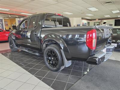 2020 Nissan Frontier SV CREW CAB   - Photo 6 - Hamilton, OH 45015