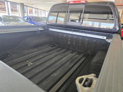 2020 Nissan Frontier SV CREW CAB   - Photo 29 - Hamilton, OH 45015