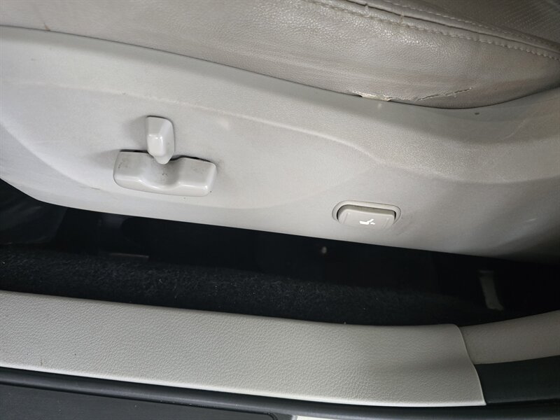 2012 Subaru Forester 2.5X Touring 4DR WAGON AWD - Photo 18 - Hamilton, OH 45015