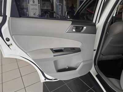 2012 Subaru Forester 2.5X Touring 4DR WAGON AWD - Photo 10 - Hamilton, OH 45015