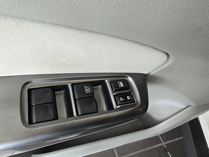 2012 Subaru Forester 2.5X Touring 4DR WAGON AWD - Photo 17 - Hamilton, OH 45015