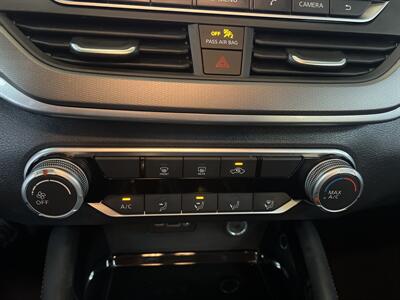 2024 Nissan Altima 2.5 SR   - Photo 17 - Hamilton, OH 45015