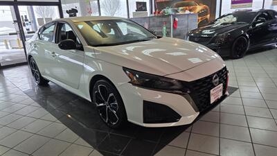 2024 Nissan Altima 2.5 SR 4DR SEDAN - Photo 4 - Hamilton, OH 45015