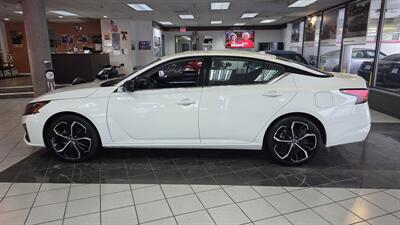 2024 Nissan Altima 2.5 SR 4DR SEDAN - Photo 2 - Hamilton, OH 45015