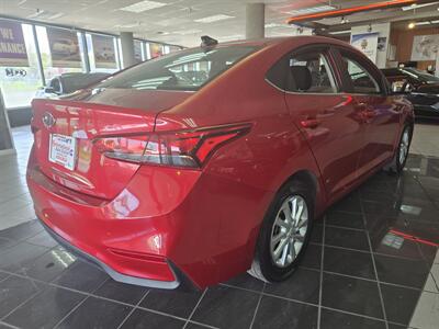 2021 Hyundai Accent SEL 4DR SEDAN   - Photo 4 - Hamilton, OH 45015