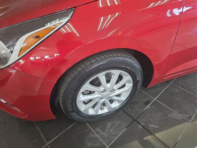 2021 Hyundai Accent SEL 4DR SEDAN   - Photo 27 - Hamilton, OH 45015