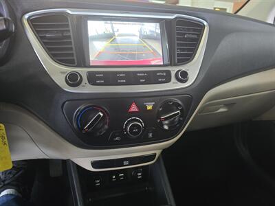 2021 Hyundai Accent SEL 4DR SEDAN   - Photo 21 - Hamilton, OH 45015