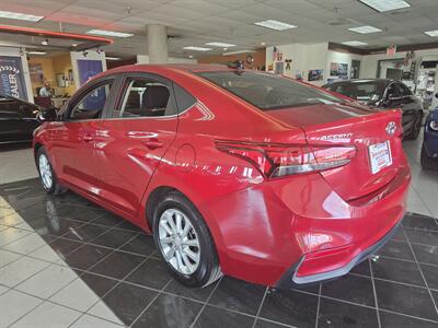 2021 Hyundai Accent SEL 4DR SEDAN   - Photo 6 - Hamilton, OH 45015