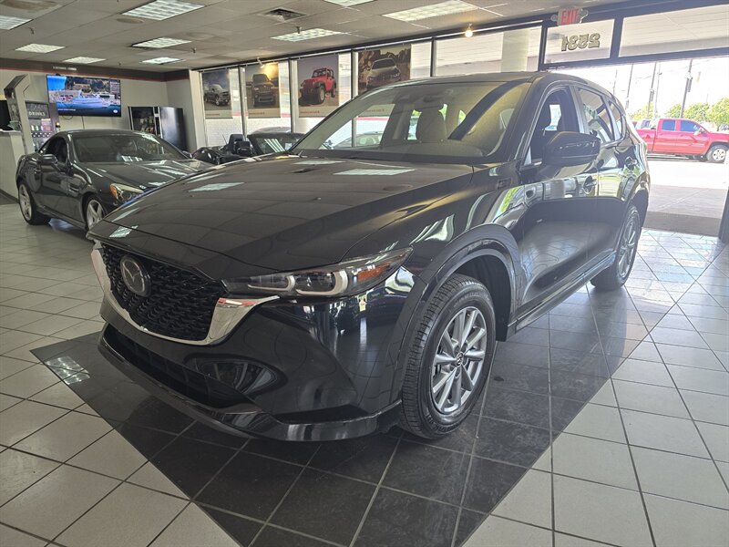 2025 Mazda CX-5 2.5 S Preferred   - Photo 1 - Hamilton, OH 45015