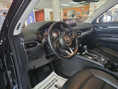 2025 Mazda CX-5 2.5 S Preferred   - Photo 8 - Hamilton, OH 45015