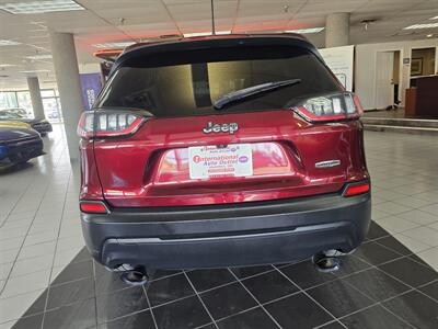 2019 Jeep Cherokee Latitude 4DR SUV   - Photo 5 - Hamilton, OH 45015