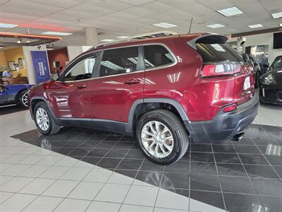 2019 Jeep Cherokee Latitude 4DR SUV   - Photo 6 - Hamilton, OH 45015