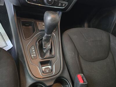 2019 Jeep Cherokee Latitude 4DR SUV   - Photo 21 - Hamilton, OH 45015