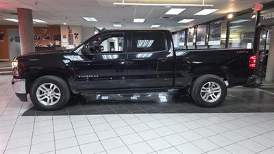 2018 Chevrolet Silverado 1500 LT-CREW CAB-4X4 - Photo 2 - Hamilton, OH 45015