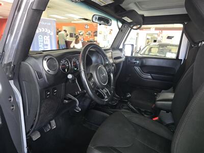 2015 Jeep Wrangler Sport 4DR SUV 4X4   - Photo 24 - Hamilton, OH 45015