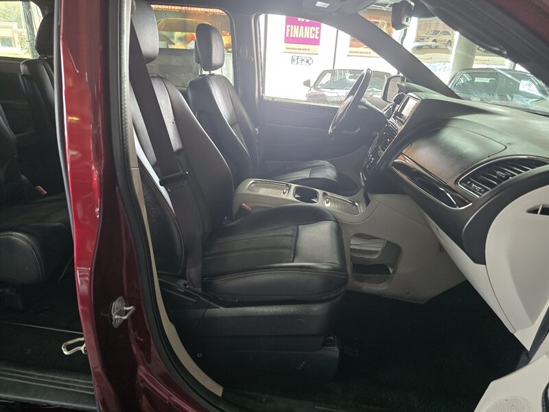 2019 Dodge Grand Caravan SXT 4DR MINI-VAN - Photo 16 - Hamilton, OH 45015