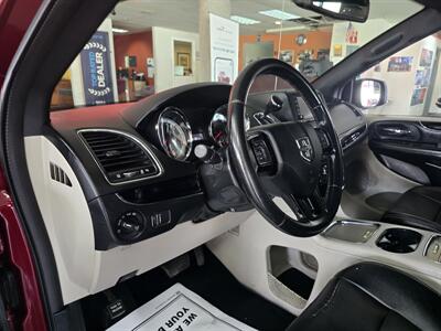 2019 Dodge Grand Caravan SXT 4DR MINI-VAN - Photo 10 - Hamilton, OH 45015