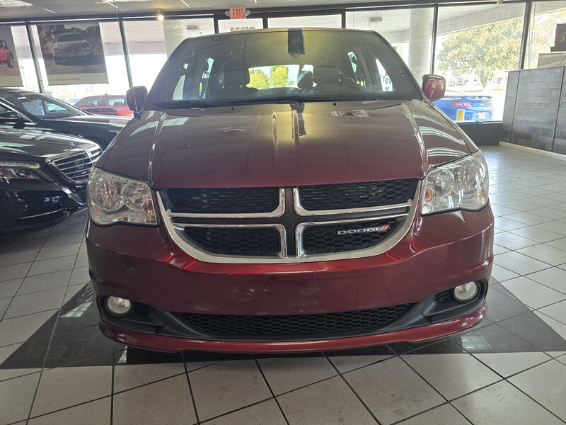 2019 Dodge Grand Caravan SXT 4DR MINI-VAN - Photo 2 - Hamilton, OH 45015