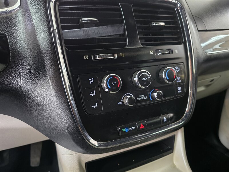2019 Dodge Grand Caravan SXT 4DR MINI-VAN - Photo 25 - Hamilton, OH 45015