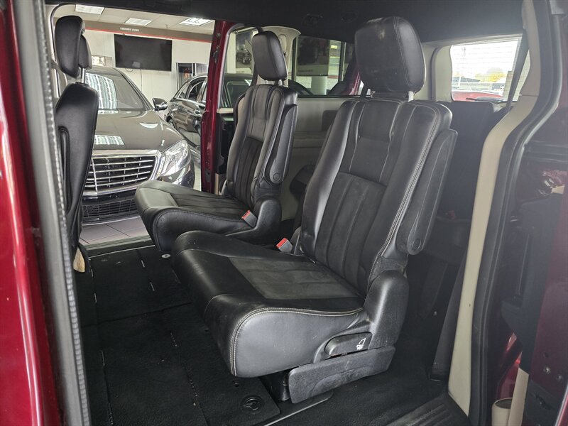2019 Dodge Grand Caravan SXT 4DR MINI-VAN - Photo 8 - Hamilton, OH 45015