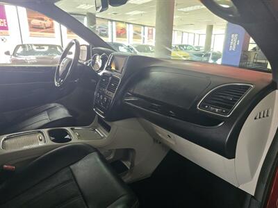 2019 Dodge Grand Caravan SXT 4DR MINI-VAN - Photo 11 - Hamilton, OH 45015