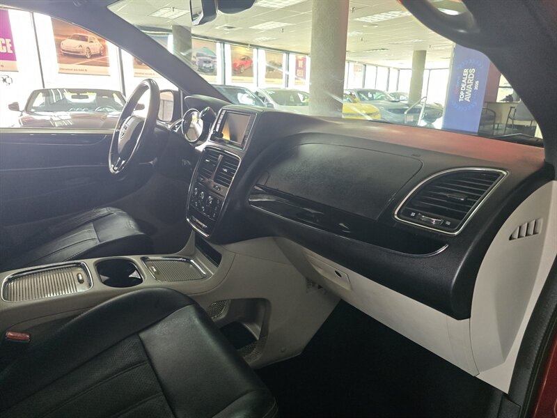 2019 Dodge Grand Caravan SXT 4DR MINI-VAN - Photo 11 - Hamilton, OH 45015