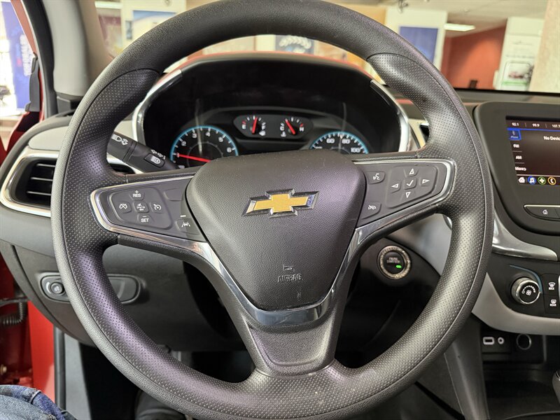 2020 Chevrolet Equinox LS - Photo 18 - Hamilton, OH 45015