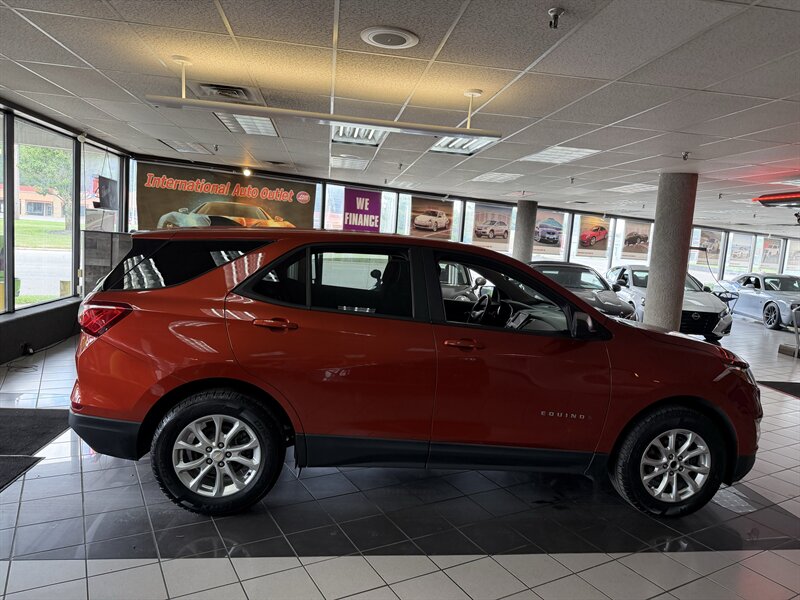 2020 Chevrolet Equinox LS - Photo 5 - Hamilton, OH 45015