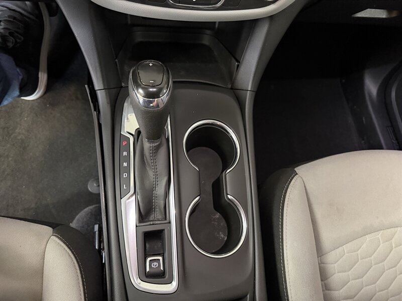 2020 Chevrolet Equinox LS - Photo 15 - Hamilton, OH 45015