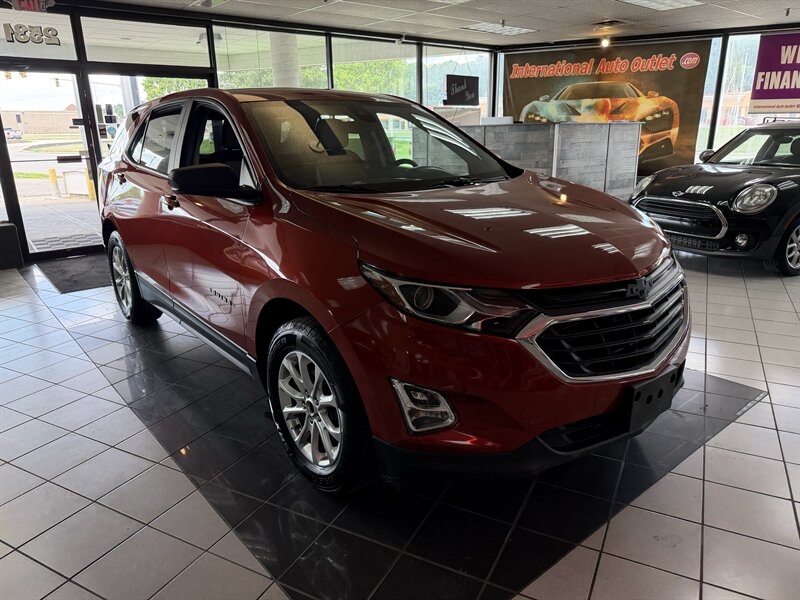 2020 Chevrolet Equinox LS - Photo 4 - Hamilton, OH 45015