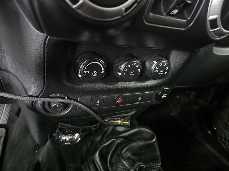 2013 Jeep Wrangler Sahara - Photo 16 - Hamilton, OH 45015