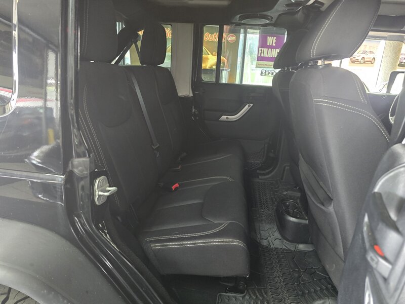 2013 Jeep Wrangler Sahara - Photo 11 - Hamilton, OH 45015