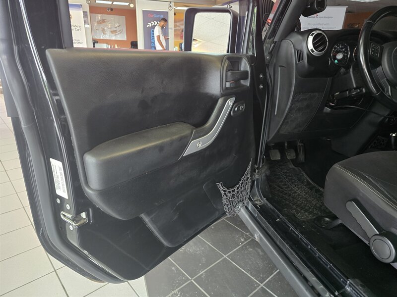 2013 Jeep Wrangler Sahara - Photo 7 - Hamilton, OH 45015