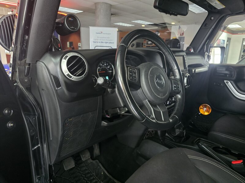 2013 Jeep Wrangler Sahara - Photo 8 - Hamilton, OH 45015