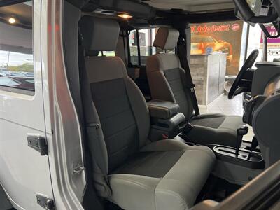 2008 Jeep Wrangler UNLIMITED X 4DR SUV 4X4   - Photo 22 - Hamilton, OH 45015
