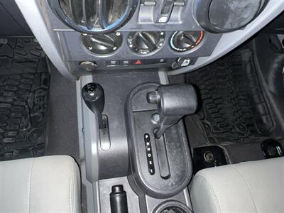 2008 Jeep Wrangler UNLIMITED X 4DR SUV 4X4   - Photo 16 - Hamilton, OH 45015