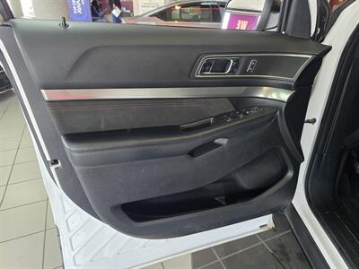2018 Ford Explorer XLT 4DR SUV 4X4   - Photo 7 - Hamilton, OH 45015
