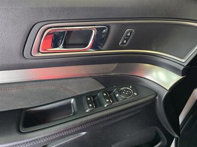 2018 Ford Explorer XLT 4DR SUV 4X4   - Photo 26 - Hamilton, OH 45015