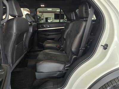 2018 Ford Explorer XLT 4DR SUV 4X4   - Photo 12 - Hamilton, OH 45015