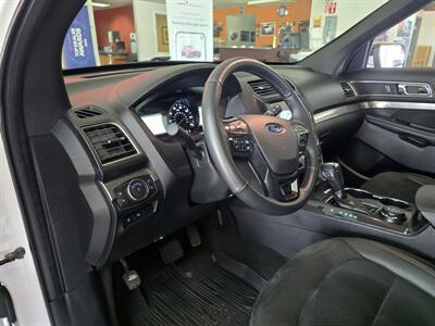 2018 Ford Explorer XLT 4DR SUV 4X4   - Photo 8 - Hamilton, OH 45015