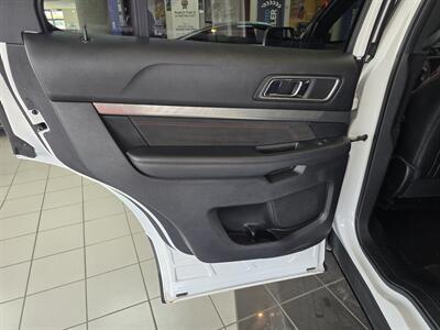 2018 Ford Explorer XLT 4DR SUV 4X4   - Photo 10 - Hamilton, OH 45015