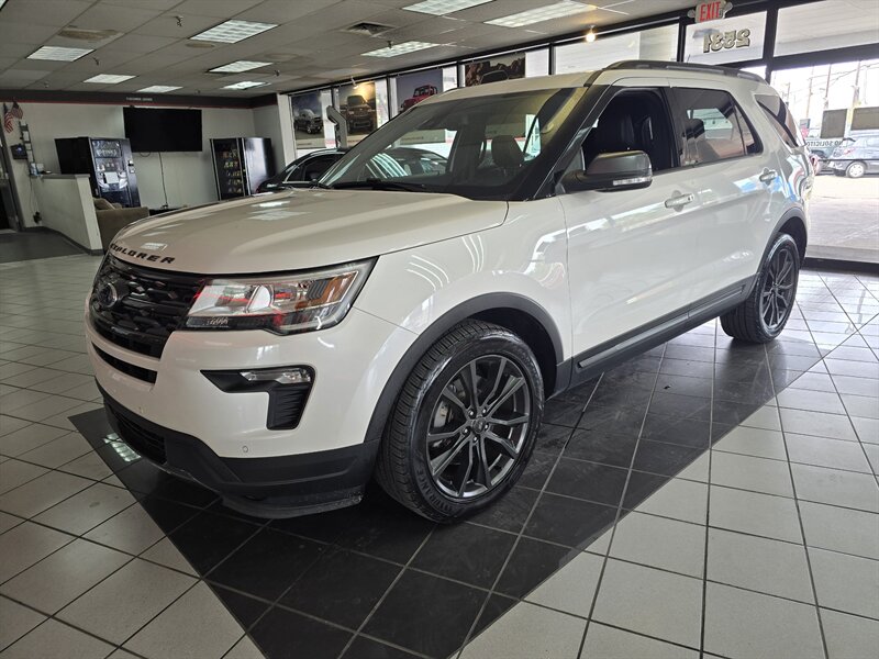 2018 Ford Explorer XLT 4DR SUV 4X4   - Photo 1 - Hamilton, OH 45015